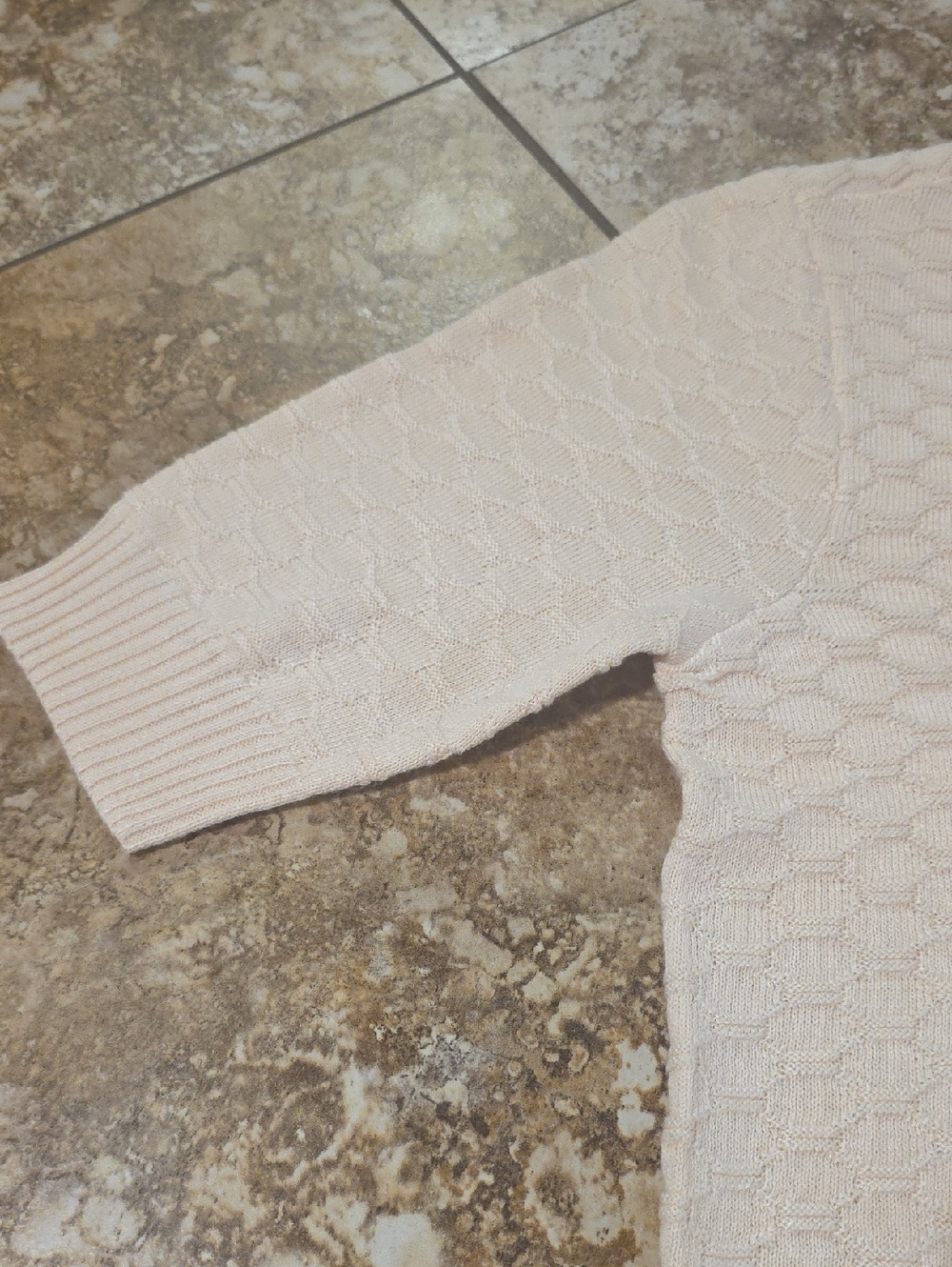 Ella Moss Elbow Sleeve Textured Honeycomb V-Neck Sweater - Pale Pink XS - Picture 3 of 5
